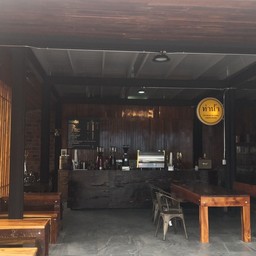 ร้านสวย ลมเย็นสบาย