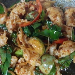 ผัดเผ็ดลูกชิ้นปลากราย