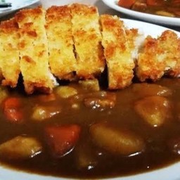 ข้าวแกงกระหรี่หมูทอด