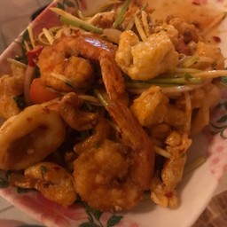 ยำสามกรอบ