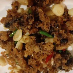 ปลาดุกฟูผัดพริกขี้หนู