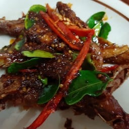 ปลาเนื้ออ่อนทอดราดพริก