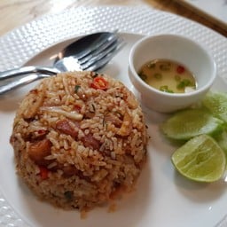 บ้านริมน้ำคาเฟ่ กาแฟ,ยำ,เบเกอรี่