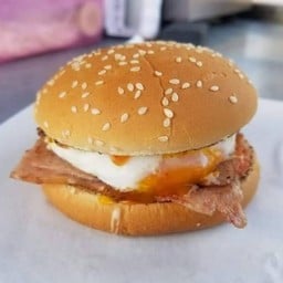 Captains Corner Burgers and Kebabs 7/11 หน้าหมู่บ้านมัณฑนา