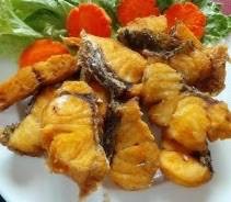 ปลากระพงแล่ชิ้นทอดน้ำปลา