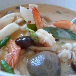 ต้มข่าหน้าบานทะเล