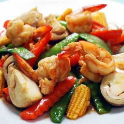 ผัดผักรวมมิตรทะเล