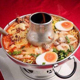 ก๋วยเตี๋ยวต้มยำหมูเด้งไส้ชีส เชฟเหม่งตลาดพลู