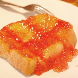 ปังเนย-แยมสตอเบอร์รี่