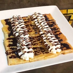 โรตีสี่เหลี่ยมวิปครีม+ช็อค