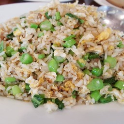 ข้าวผัดคะน้าปลาเค็ม