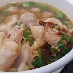 ต้มแซ่บกระดูกหมูอ่อน