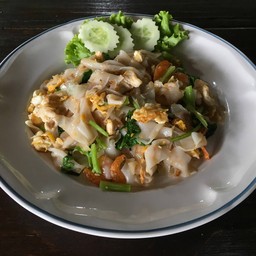 คั่วไก่ ใส่กุ้งแห้งตัวโตๆ ถึงครบสูตร