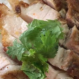 ข้าวมันหมูกรอบ