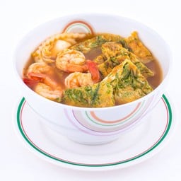 แกงส้มกุ้งไข่ชะอม