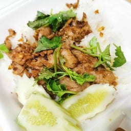 4พี่น้อง จ๊ะเอ๋ อาหารตามสั่ง ราษฎร์บูรณะ