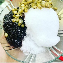Iced Black Sticky Rice With Green Beans In Coconut Milk