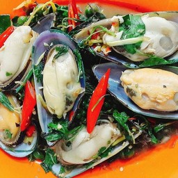 หอยแมลงภู่นิวซีแลนด์ ผัดฉ่า