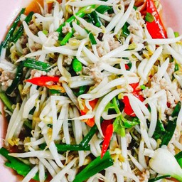 ถั่วงอกผัดหมูสับ