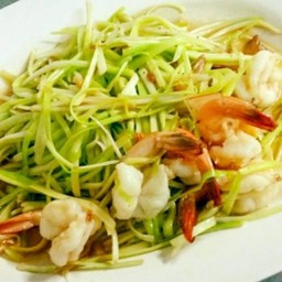 กุยฉ่ายขาวผัดกุ้ง