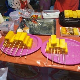 ขนมปังปิ้งเสียบไม้