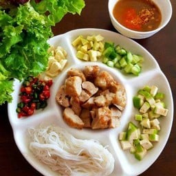 คำม่วน แหนมเนือง สาขาหทัยราษฎร์ ปากซอย หทัยราษฎร์ 37