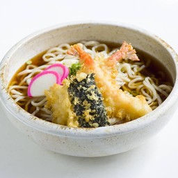 TEMPURA UDON
Udon noodle soup with tempura