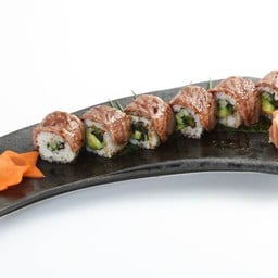 1002.WAGYU ROLL