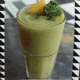 กีวี่สับปะรดปั่น (Kiwi-Pineapple Frappe)