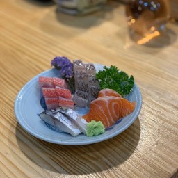 Yawaragu sushi bar