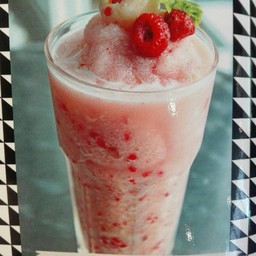 ลิ้นจี่ราสเบอร์รี่ปั่น (Lychee-Rassberry Frappe)