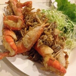กุ้งแม่น้ำทอดกระเทียม