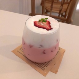 Strawberry Latte