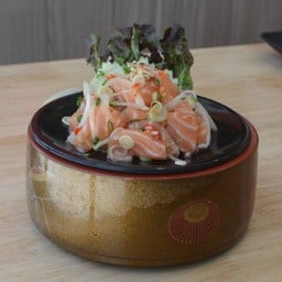 ยำแซลมอน