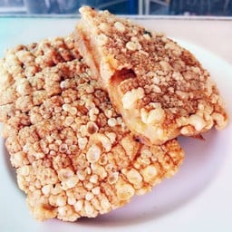 ยำหมูกรอบ