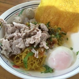 ก๋วยเตี๋ยวหมูต้มยำตาไล้