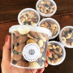 ถั่วอบรวม 6 ชนิด รสธรรมชาติ