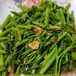 ผักบุ้งไฟแดง