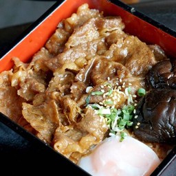 ข้าวหน้าหมู สุกี้ยากี้ ไข่อองเซน