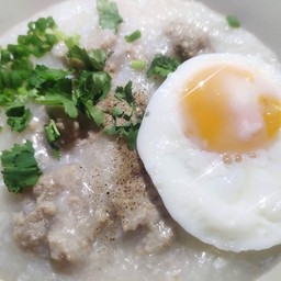 โจ๊กหมูใส่ไข่
