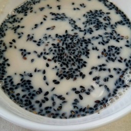 น้ำเต้าหู้งาดำร้อน