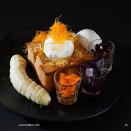 Gold Label Sparkling Cafe รัชดา