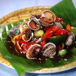 ขนมจีนบีบสด ยายนุ่นข้าวปุ้นซาว พััทยา