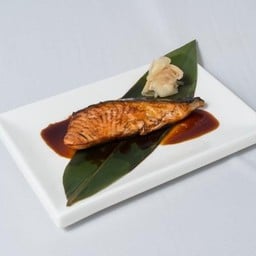 ปลาแซลมอนย่างซอสเทริ