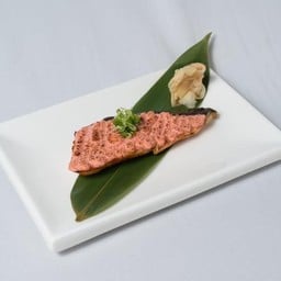 ปลาแซลมอนย่างซอสไข่ปลา