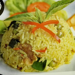 ข้าวผัดแกงเขียวหวาน (Sweet Green Curry Rice)