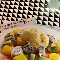 เฟรซฟรุ๊ตไอศกรีม (Fresh Fruit lce-cream)