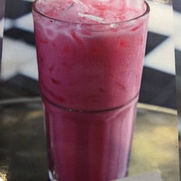 นมชมพูเย็น (Iced Pinky Milk)