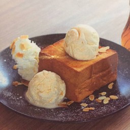 โทสต้นตำหรับ (Original Honey Toast)