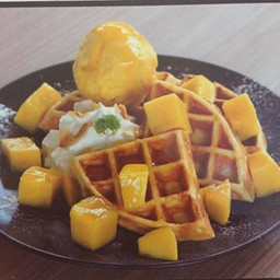 วาฟเฟิลมะม่วง (Mango Waffle)